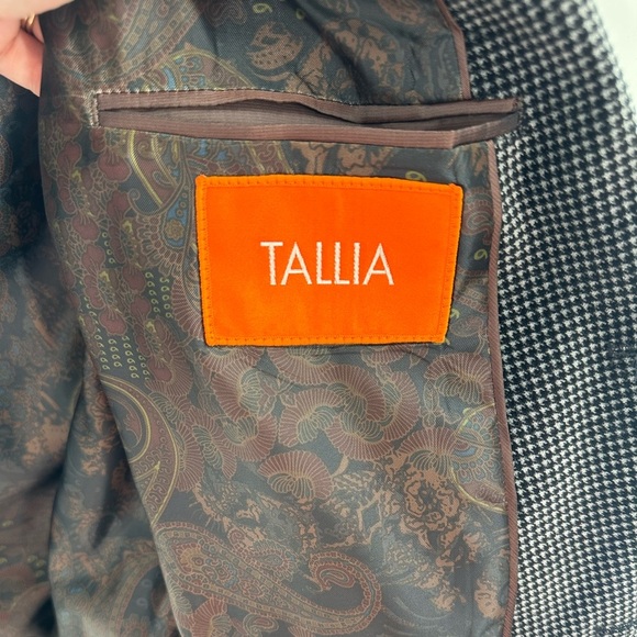 Tallia Mens Size 42R Velvet Two Button Blazer Sport Coat - Picture 4 of 9